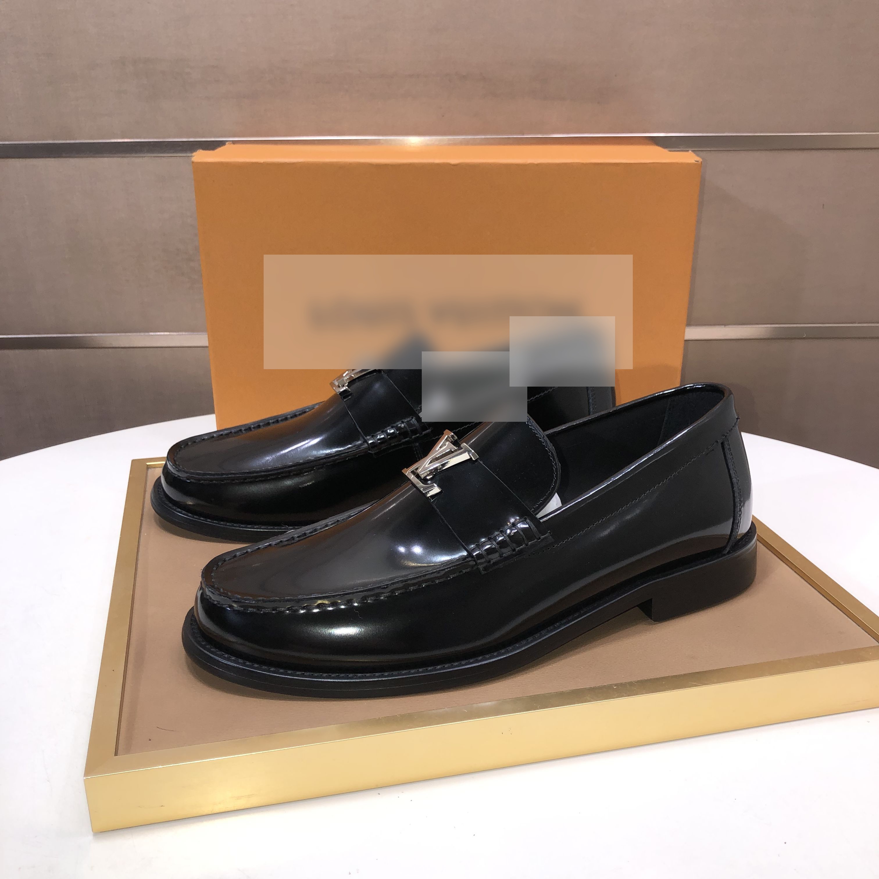 Mocasin negro